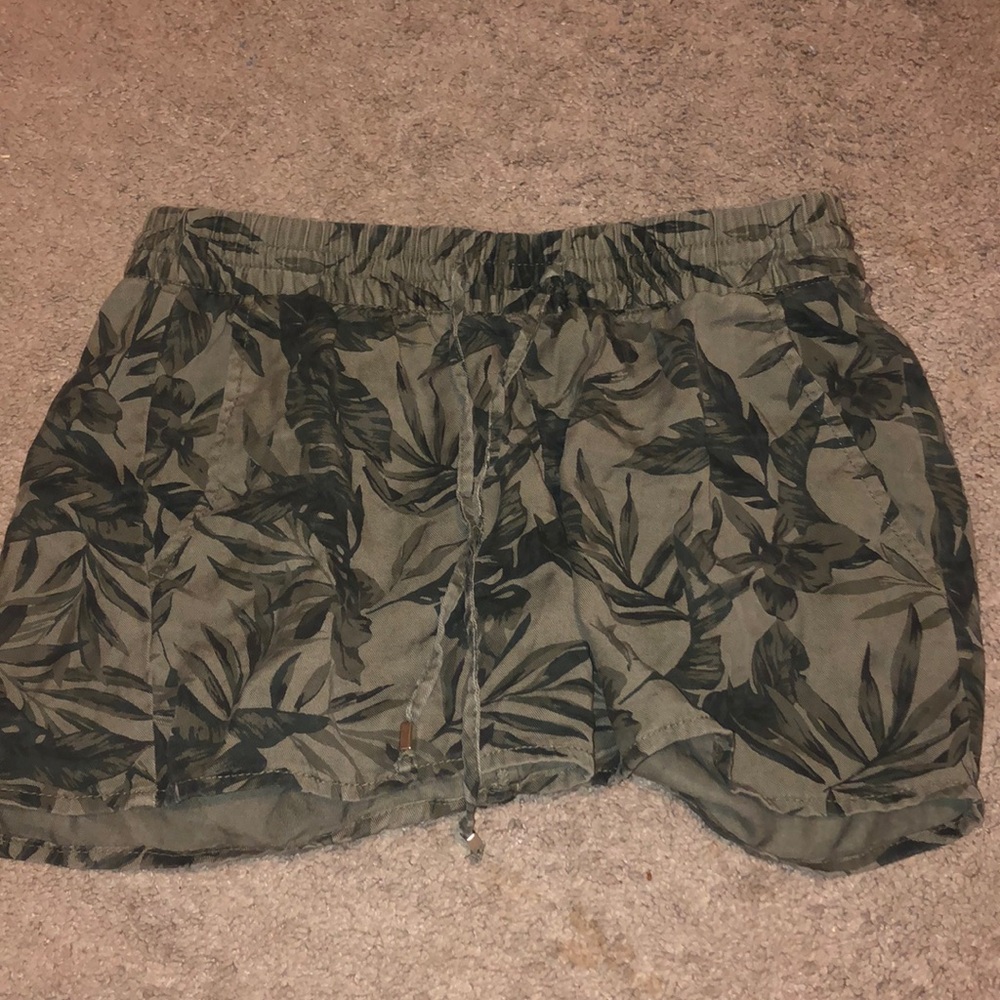cute & comfy camo shorts